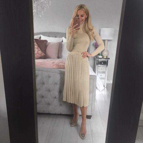 Knitted Turtleneck &Pleated Skirt Two Piece, Beige - Picture 3 of 8